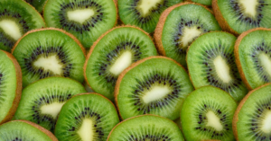 découvrez les bienfaits du kiwi, ce fruit juteux et riche en vitamines. apprenez-en davantage sur ses propriétés nutritionnelles, ses recettes savoureuses et comment l'intégrer facilement dans votre alimentation quotidienne.