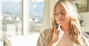 découvrez les bienfaits du ravintsara, une plante aux propriétés médicinales puissantes, idéale pour renforcer le système immunitaire et apaiser les tensions. plongez dans les vertus de cette essence aromatique et apprenez comment l'intégrer dans votre quotidien.