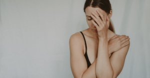 découvrez tout sur la fatigue surrénalienne : ses symptômes, causes et solutions pour retrouver votre énergie et votre bien-être au quotidien. apprenez à gérer le stress et à revitaliser vos glandes surrénales pour une vie plus équilibrée.