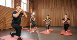 découvrez les bienfaits du yoga hormonal, une pratique adaptée pour équilibrer vos hormones, réduire le stress et améliorer votre bien-être général. apprenez comment le yoga peut aider à atténuer les symptômes du syndrome prémenstruel (spm), favoriser la santé reproductive et promouvoir un sentiment d'harmonie intérieure.