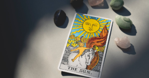 découvrez l'univers fascinant de la divination, une pratique ancestrale qui permet d'explorer l'inconnu et d'obtenir des réponses aux questions de la vie. apprenez les différentes techniques, des cartes de tarot aux lignes de la main, et laissez-vous guider par votre intuition.