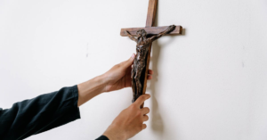 découvrez la signification profonde et les multiples facettes du terme 'meaning'. explorez son importance dans la communication, la philosophie et la vie quotidienne pour mieux comprendre son impact sur notre perception du monde.