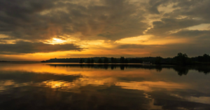découvrez le phénomène des heures miroirs, des moments fascinants où les chiffres se reflètent sur votre horloge. en apprendre davantage sur leur signification spirituelle et leurs messages cachés.