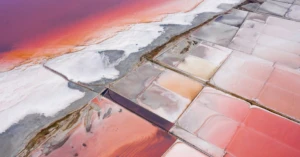 découvrez les méthodes, enjeux et impacts de l'extraction minière, un secteur clé pour l'industrie et l'économie, tout en explorant ses défis environnementaux et technologiques.