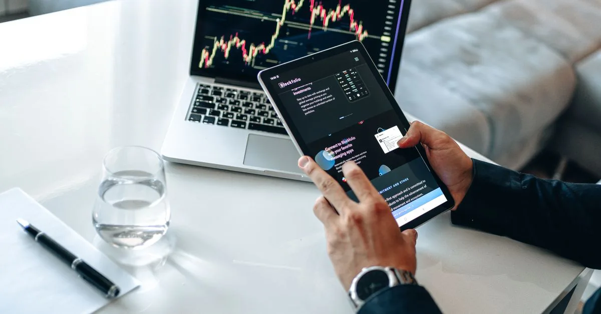 découvrez les stratégies de marketing digital pour optimiser votre visibilité en ligne, attirer plus de clients et booster votre chiffre d'affaires grâce aux outils numériques.